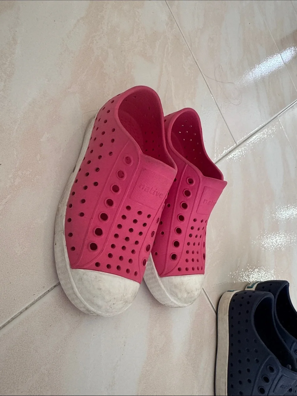 Native Kids Slip-On Water Shoe - Hot Pink with White Toe